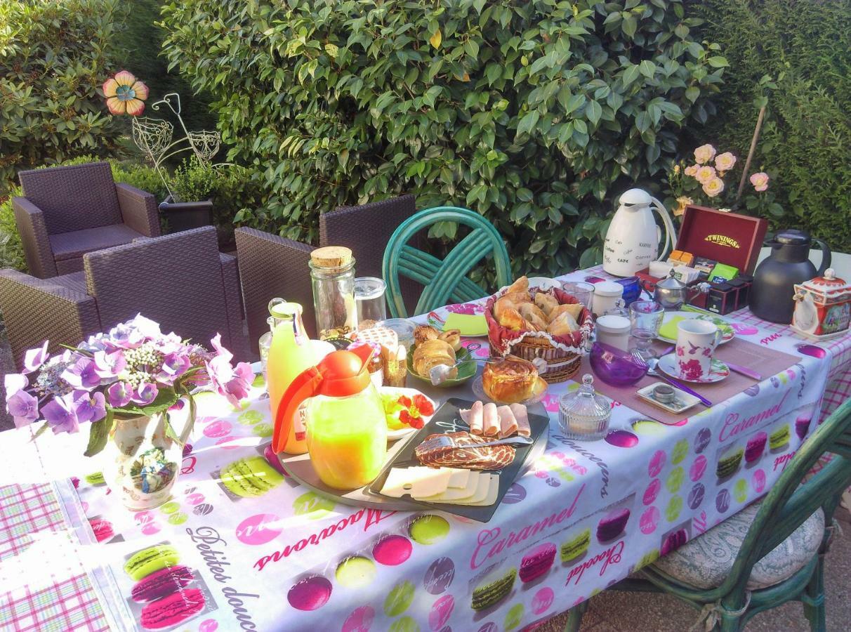 Meillac La Petite Maison Pres De L'Eglise מראה חיצוני תמונה
